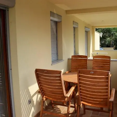 In With One-bedroom 11
